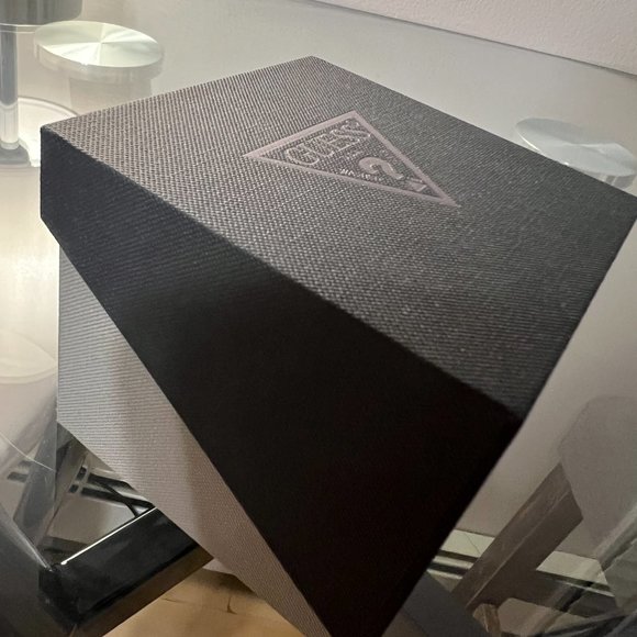 GUESS Watch - Picture 13 of 13